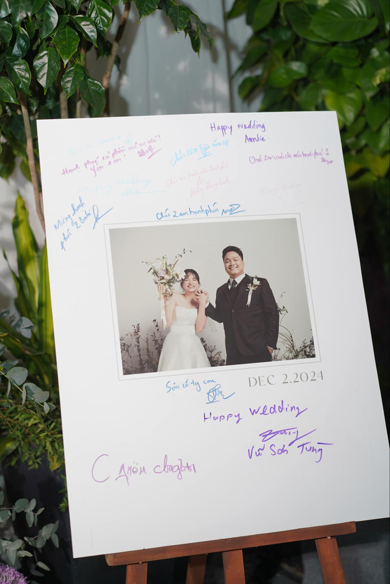 Chiếc bảng ký dễ thương trong đám cưới của Nhật Anh. Chiếc bảng ký dễ thương trong đám cưới của Nhật Anh.