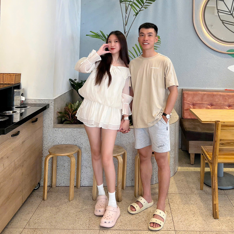 Dù sống xa nhau nhưng cặp đôi luôn vững tin vào bạn đời. Dù sống xa nhau nhưng cặp đôi luôn vững tin vào bạn đời.