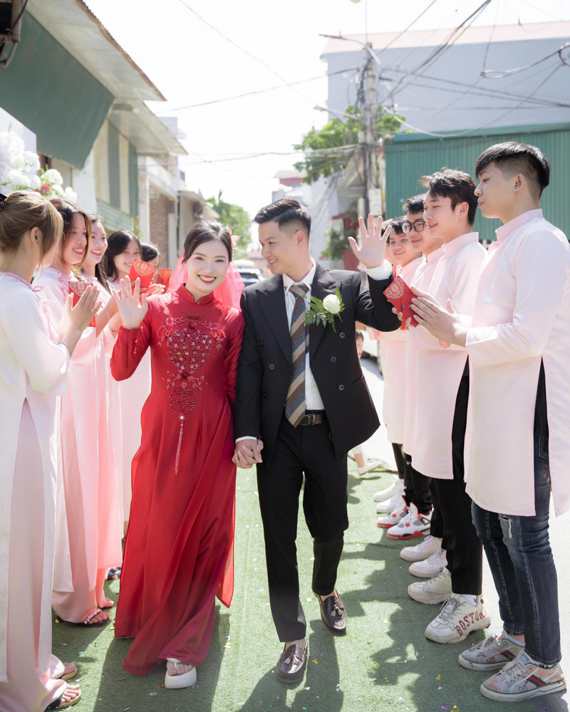 Cặp đôi trân trọng nhau trong từng phút giây. Cặp đôi trân trọng nhau trong từng phút giây.