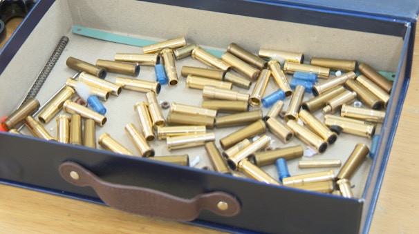 Nhiều viên đạn được công an thu giữ. Ảnh: C.A.