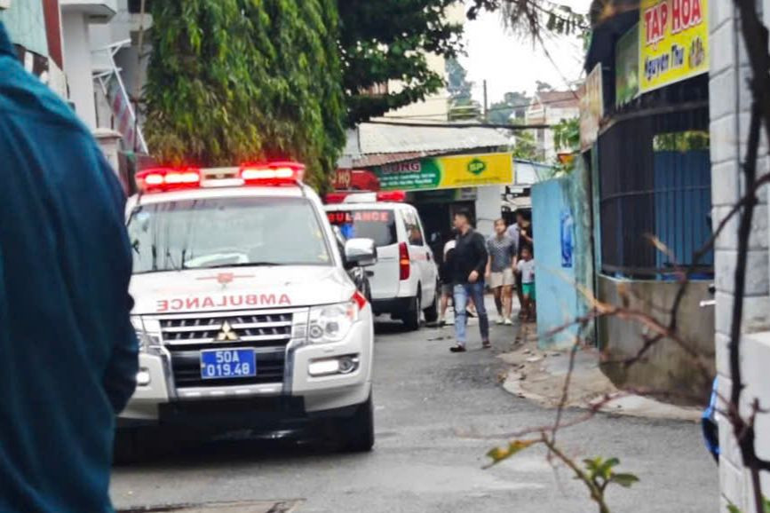 Xe của lực lượng chức năng có mặt tại hiện trường sau khi xảy ra sự việc. Ảnh: C.A. Xe của lực lượng chức năng có mặt tại hiện trường sau khi xảy ra sự việc. Ảnh: C.A.