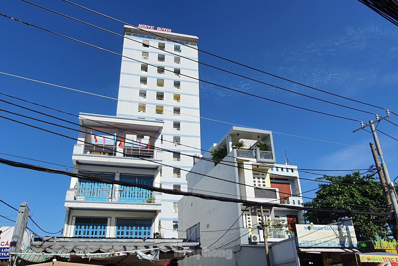 Chung cư Nguyễn Quyền, nơi xảy ra vụ việc. Ảnh: Hoàng Thuận. Chung cư Nguyễn Quyền, nơi xảy ra vụ việc. Ảnh: Hoàng Thuận.