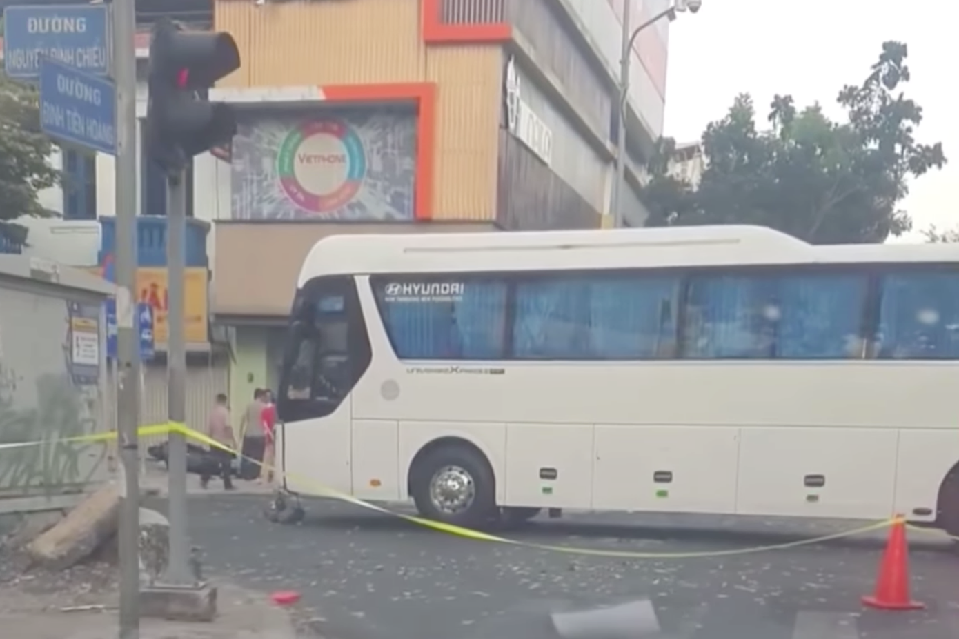 Hiện trường xảy ra tai nạn được phong tỏa.