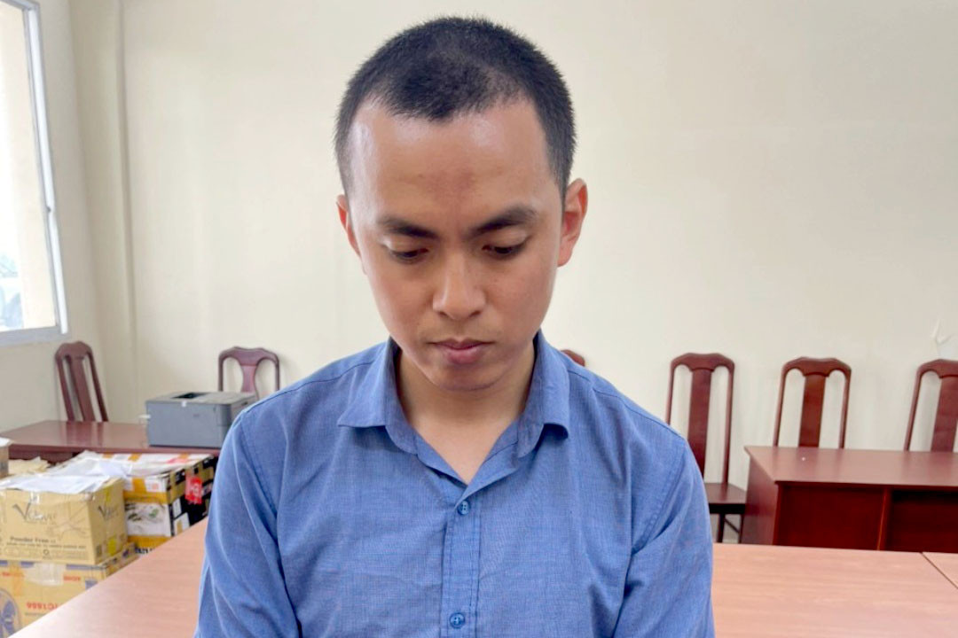 Dương Quang Mẫn tại cơ quan công an. Ảnh: Công an cung cấp.