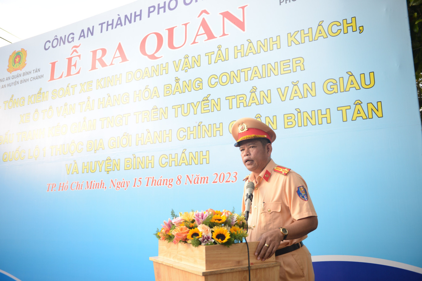 Thượng tá Nguyễn Văn Bình, Phó trưởng phòng PC08 cho biết đợt ra quân lần này tập trung xử lý vi phạm về tốc độ, nồng độ cồn, ma túy. Ảnh: Hoàng Thuận