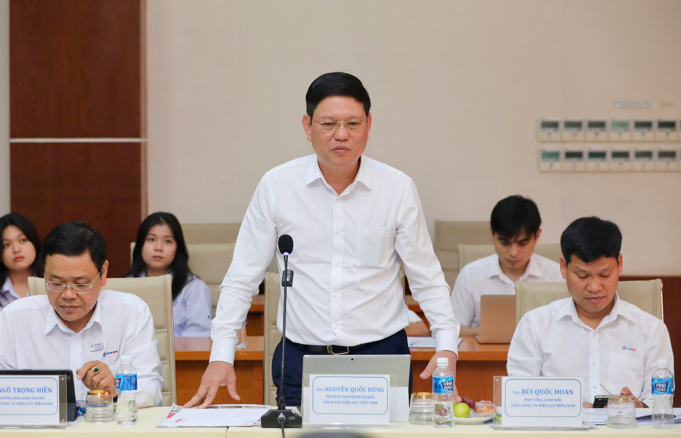 Ông Nguyễn Quốc Dũng - Trưởng ban Kinh doanh Tập đoàn EVN. Ông Nguyễn Quốc Dũng - Trưởng ban Kinh doanh Tập đoàn EVN.