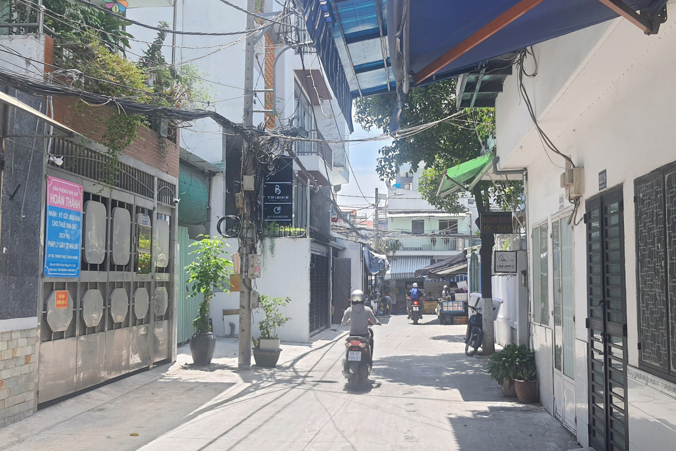 Con hẻm xảy ra vụ cướp giật (Ảnh: Hoàng Thuận). Con hẻm xảy ra vụ cướp giật (Ảnh: Hoàng Thuận).