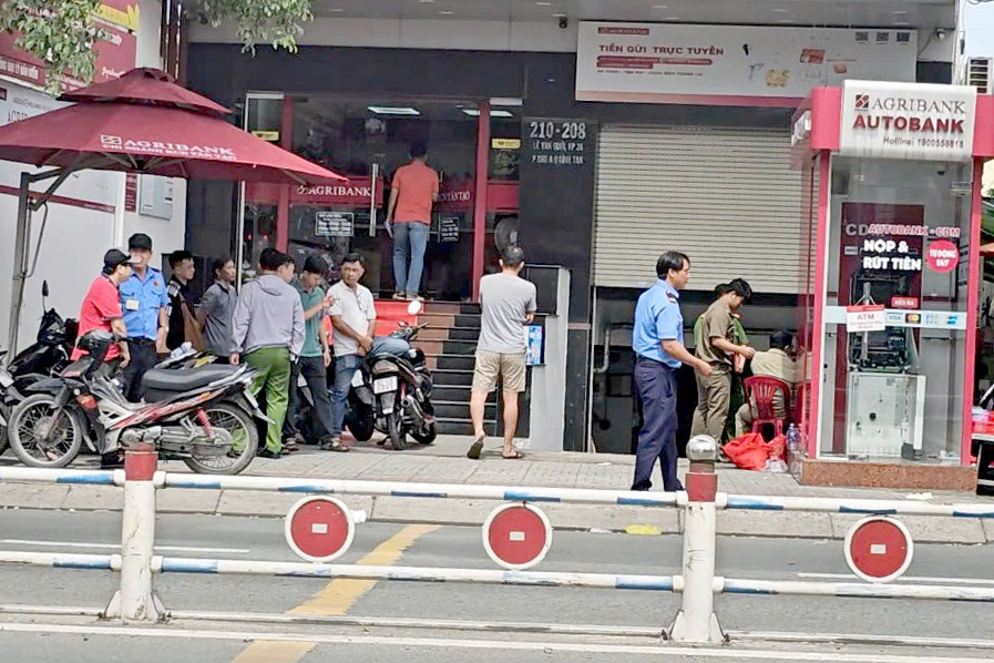 Trụ ATM xảy ra vụ việc. Ảnh: C.A. Trụ ATM xảy ra vụ việc. Ảnh: C.A.