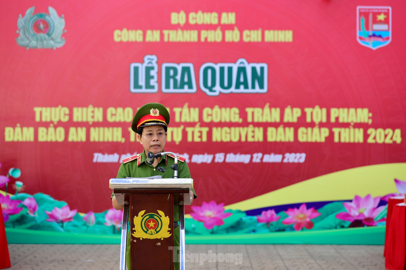 Thiếu tướng Trần Đức Tài phát biểu tại lễ ra quân. Ảnh: Duy Anh.