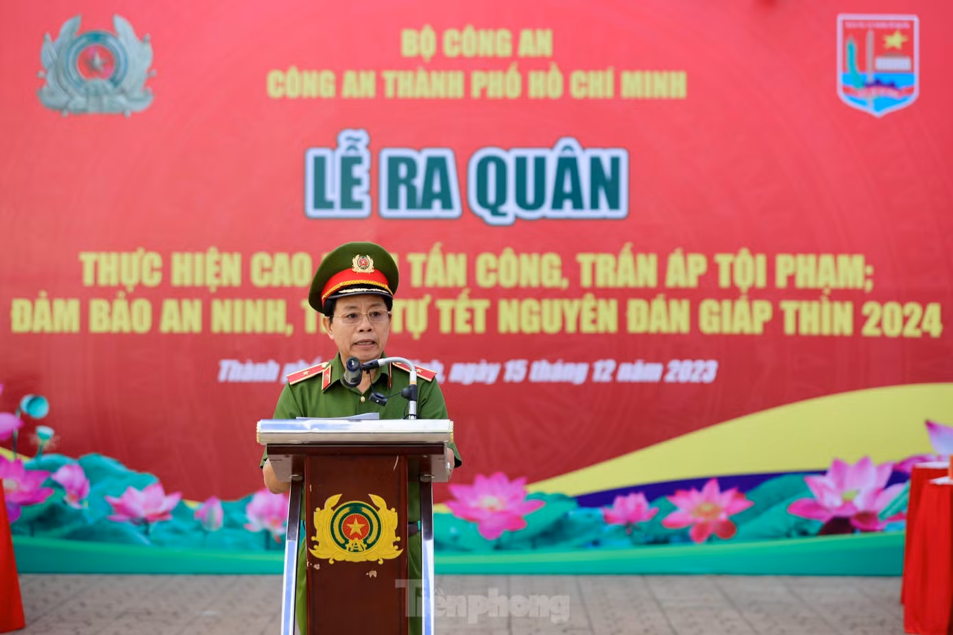 Thiếu tướng Trần Đức Tài phát biểu tại lễ ra quân. Ảnh: Duy Anh.