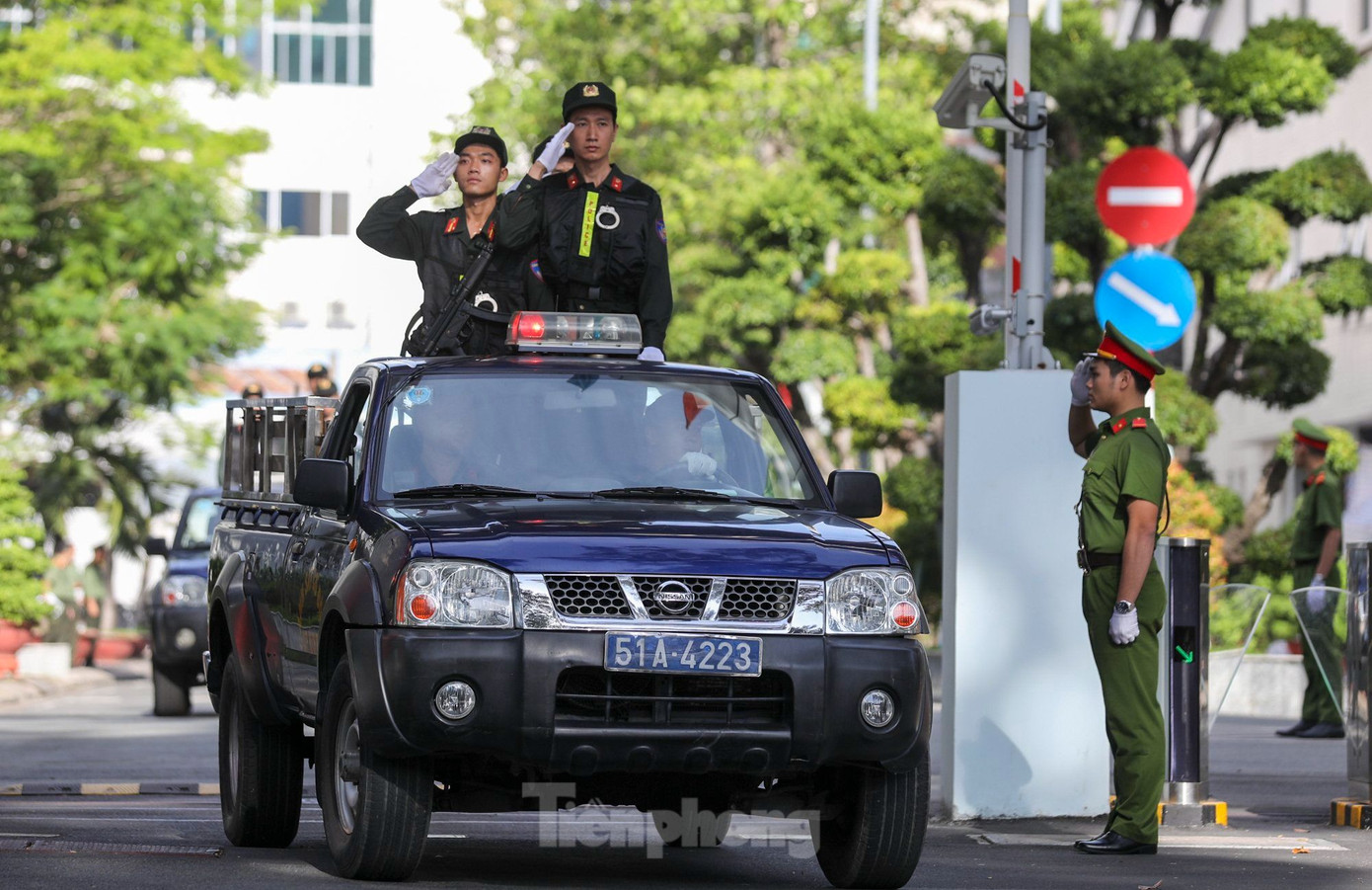 Sau lễ ra quân, các lực lượng thuộc Công an TPHCM tuần tra để phòng chống tội phạm. Ảnh: Duy Anh.