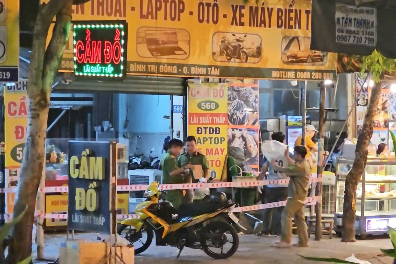 Tiệm cầm đồ xảy ra vụ án mạng. Ảnh: A.X.