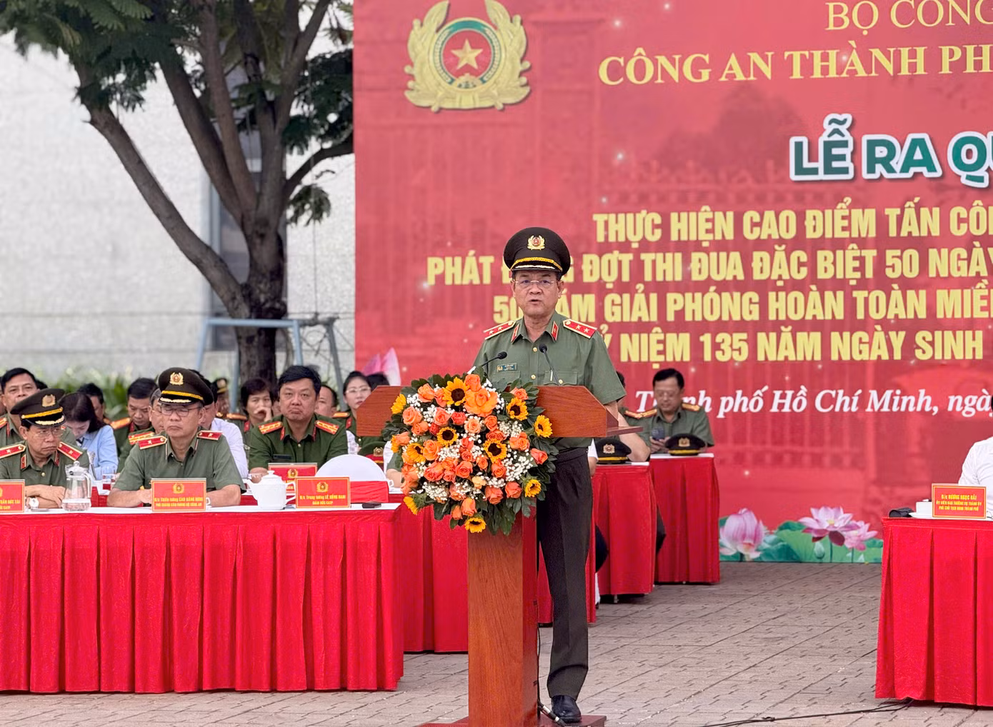 Trung tướng Lê Hồng Nam phát biểu tại lễ ra quân. Ảnh: H.T.