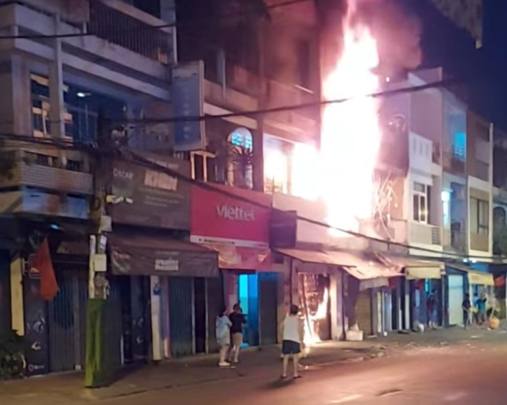 Hiện trường vụ cháy. Ảnh cắt từ clip.