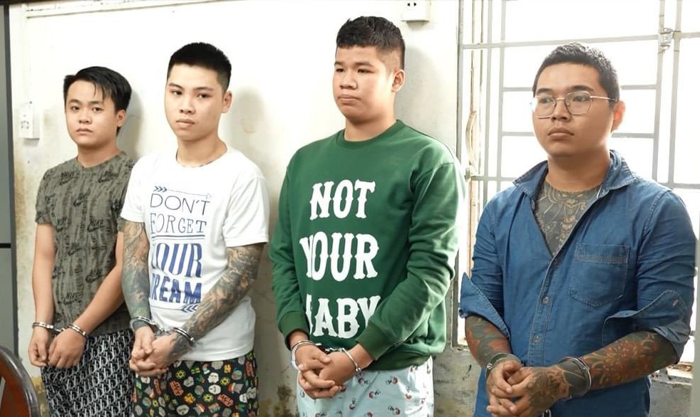 Các đối tượng đập phá quán cà phê bị bắt giữ. Ảnh: A.X.