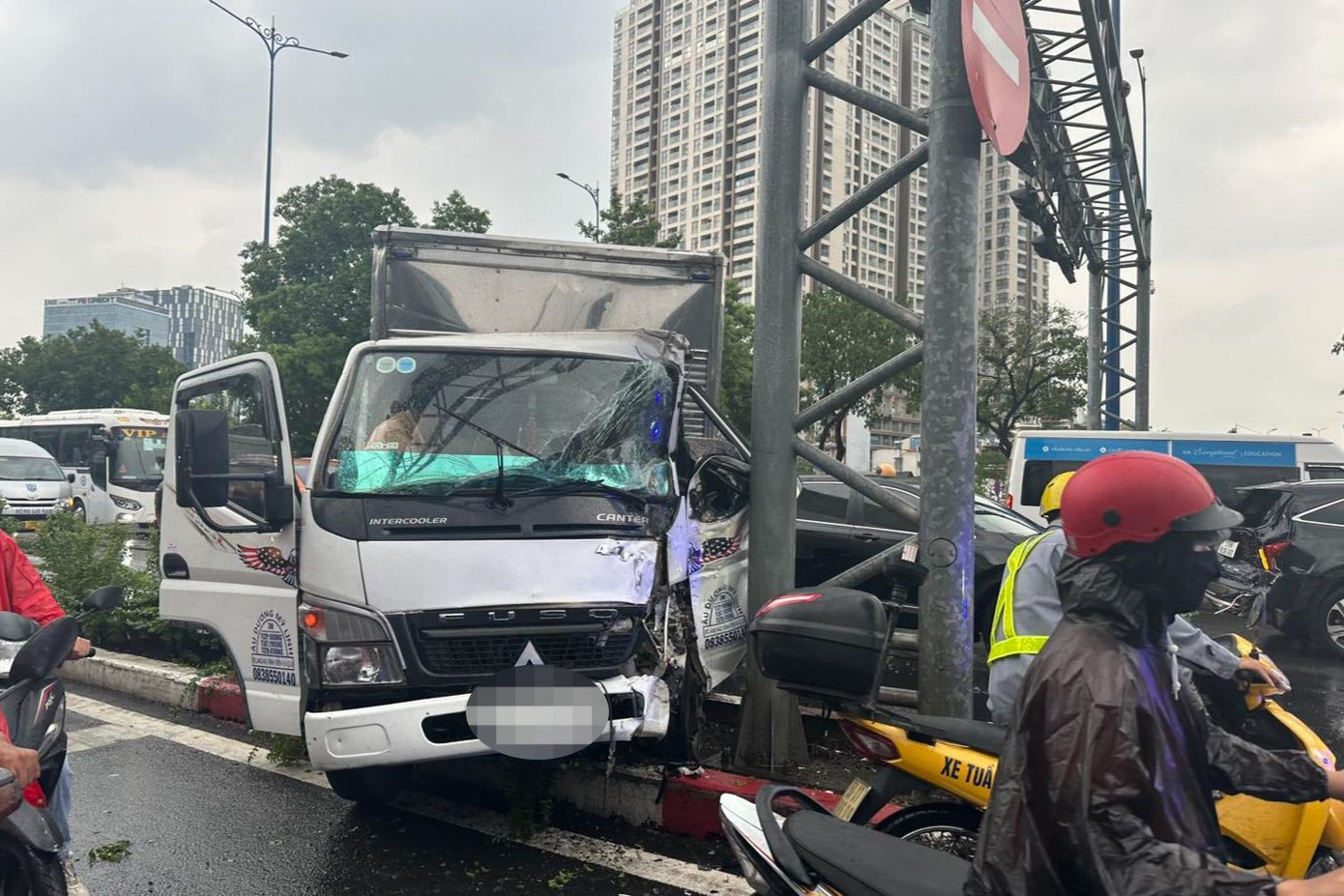 Hiện trường tai nạn. Ảnh: M.A. Hiện trường tai nạn. Ảnh: M.A.