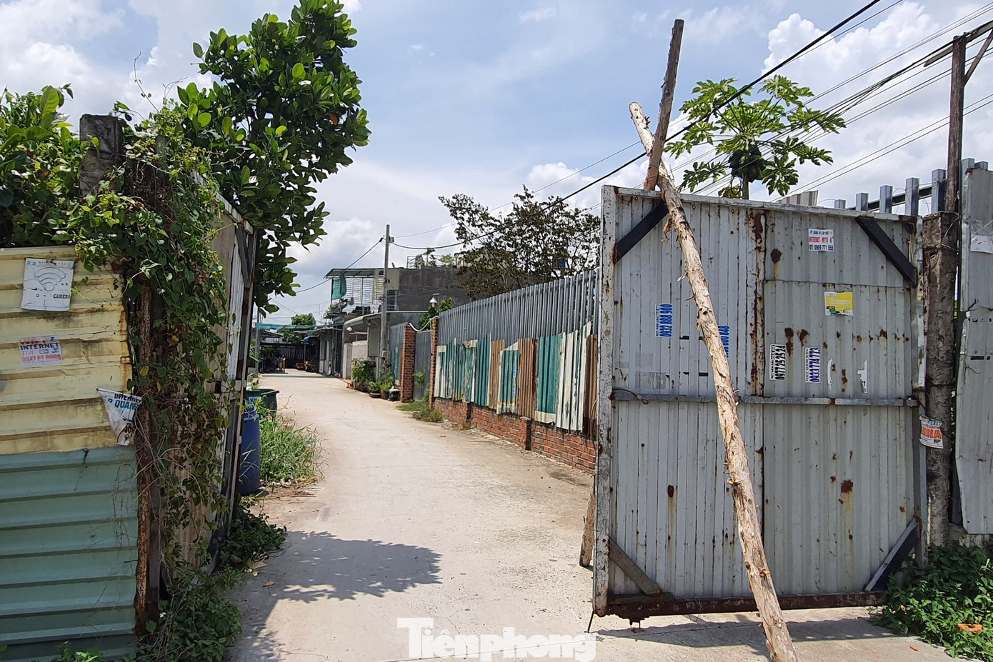 Khu dân cư xảy ra vụ việc (Ảnh: Hoàng Thuận).