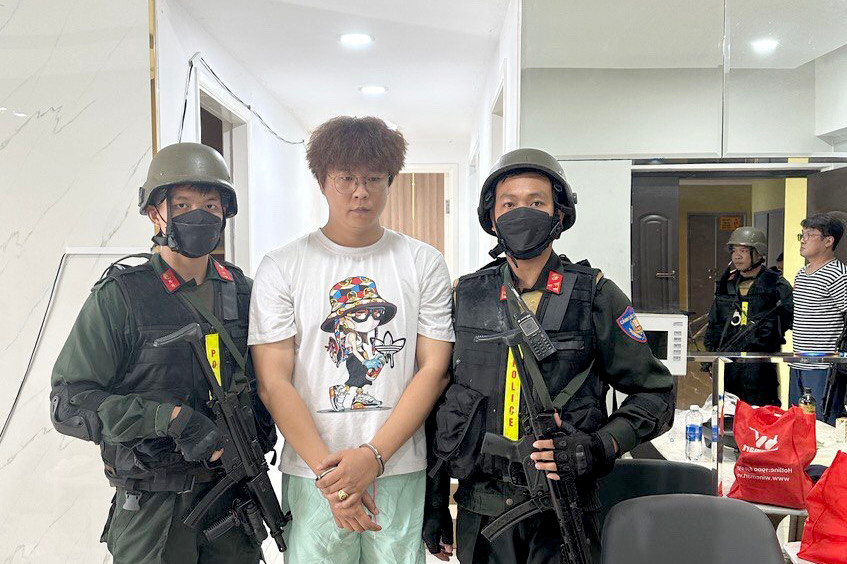 Jang Woo Jin lúc bị bắt giữ (Ảnh: Công an cung cấp).