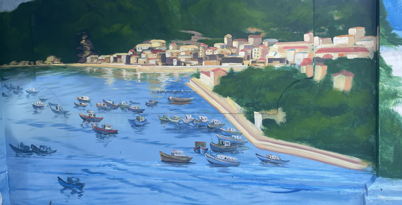 Bức tường trên đường Nguyễn Hữu Cảnh (phường Bến Nghé, quận 1) bị dán quảng cáo, vẽ chằng chịt, được Đoàn Thanh niên Công an TPHCM và Công ty Nippon vẽ tranh phong cảnh làm đẹp mỹ quan đô thị. Bức tường trên đường Nguyễn Hữu Cảnh (phường Bến Nghé, quận 1) bị dán quảng cáo, vẽ chằng chịt, được Đoàn Thanh niên Công an TPHCM và Công ty Nippon vẽ tranh phong cảnh làm đẹp mỹ quan đô thị.