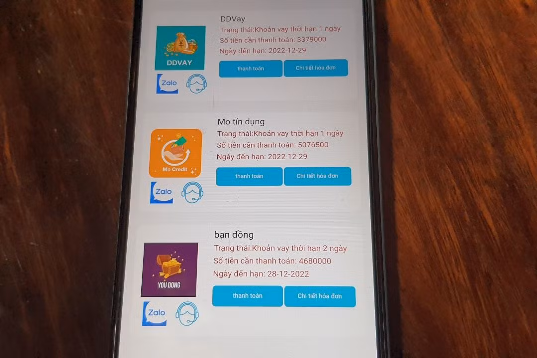 Công an cảnh báo người dân cần cẩn trọng khi vay tiền trực tuyến để bị lừa đảo. Ảnh: Hoàng Thuận.