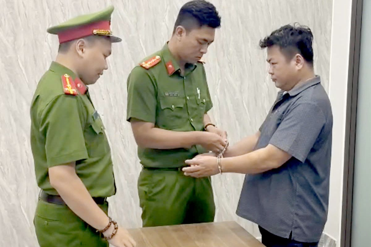 Trần Tấn Hoàng tại cơ quan công an. Ảnh: C.A.