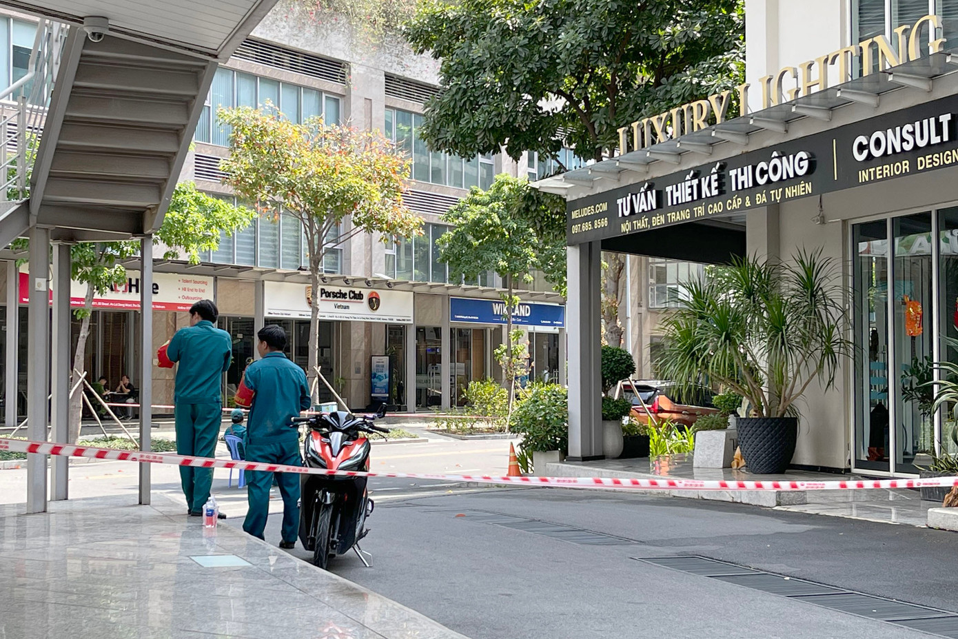 Lực lượng chức năng phong tỏa hiện trường.