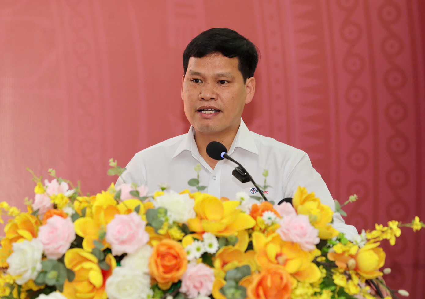 Ông Bùi Quốc Hoan - Phó Tổng Giám đốc Tổng Công ty Điện lực miền Nam. Ông Bùi Quốc Hoan - Phó Tổng Giám đốc Tổng Công ty Điện lực miền Nam.