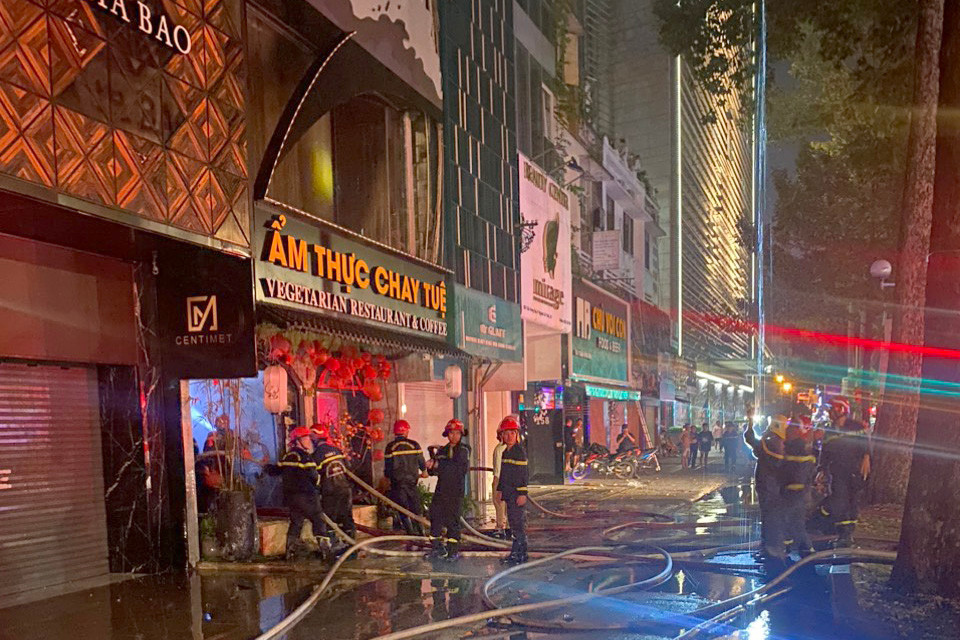 Nhà hàng xảy ra vụ cháy. Ảnh: PC07.