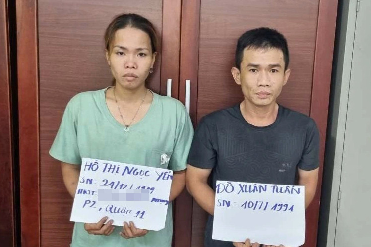 Hai nghi phạm tại cơ quan công an. Ảnh: A.X.