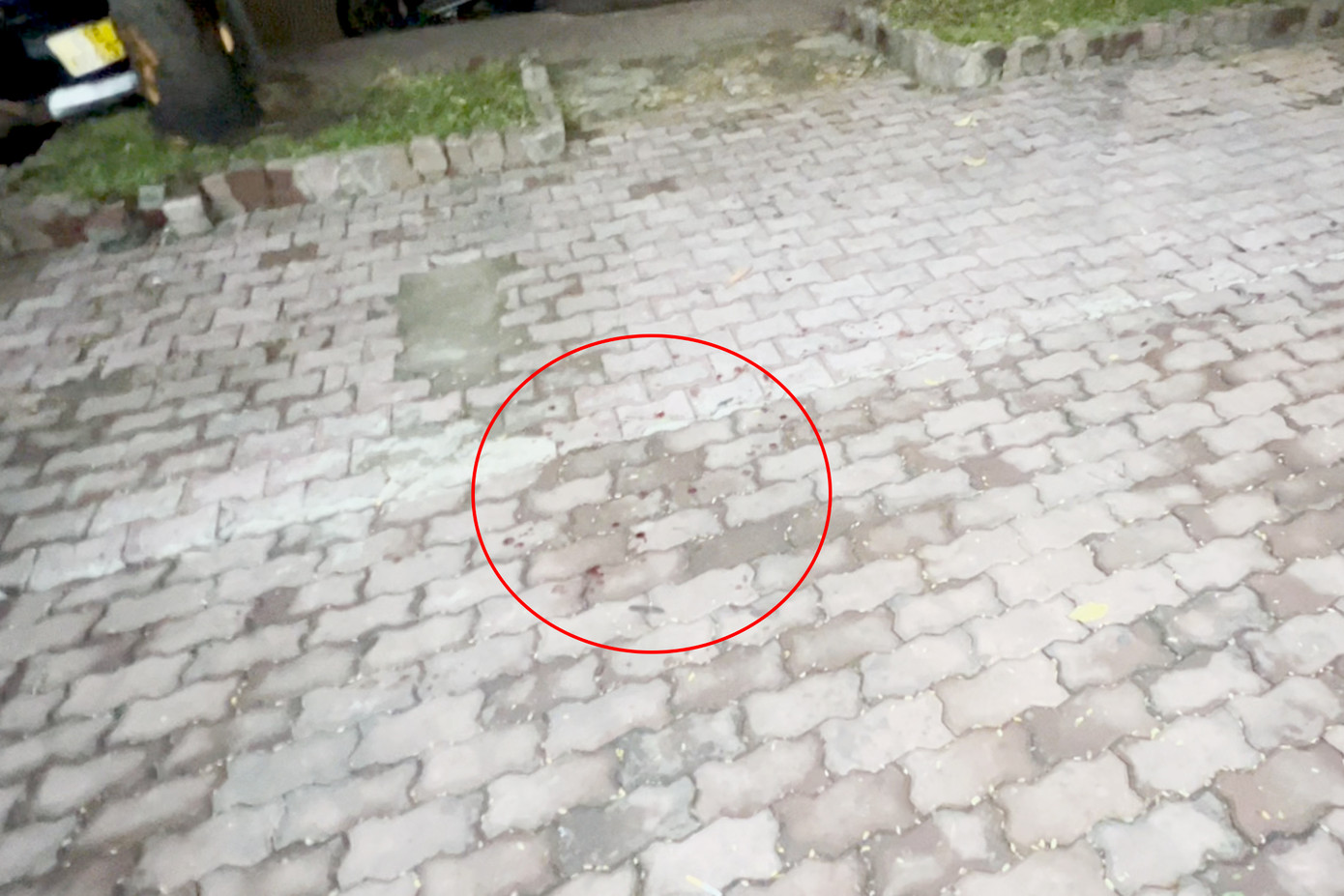 Vết máu tại hiện trường.