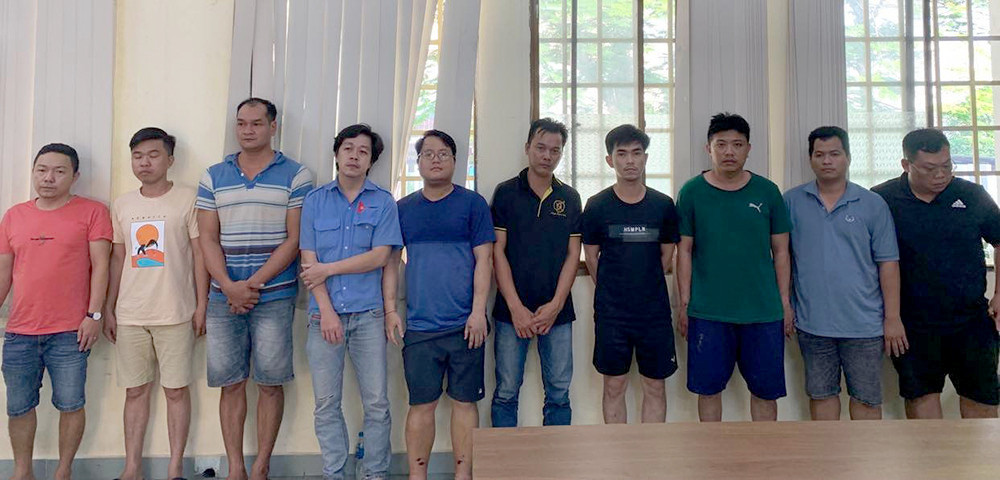 Các nghi can trong đường dây cờ bạc do Nguyễn Hoàng Hiếu (31 tuổi, ngụ TP Thủ Đức) cầm đầu bị Công an TPHCM triệt phá hồi tháng 1/2023.