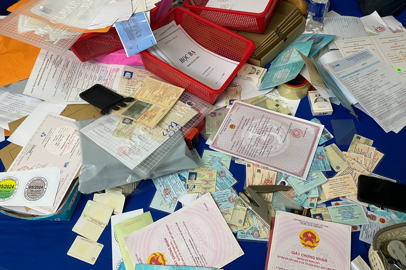 Tang vật vụ án.