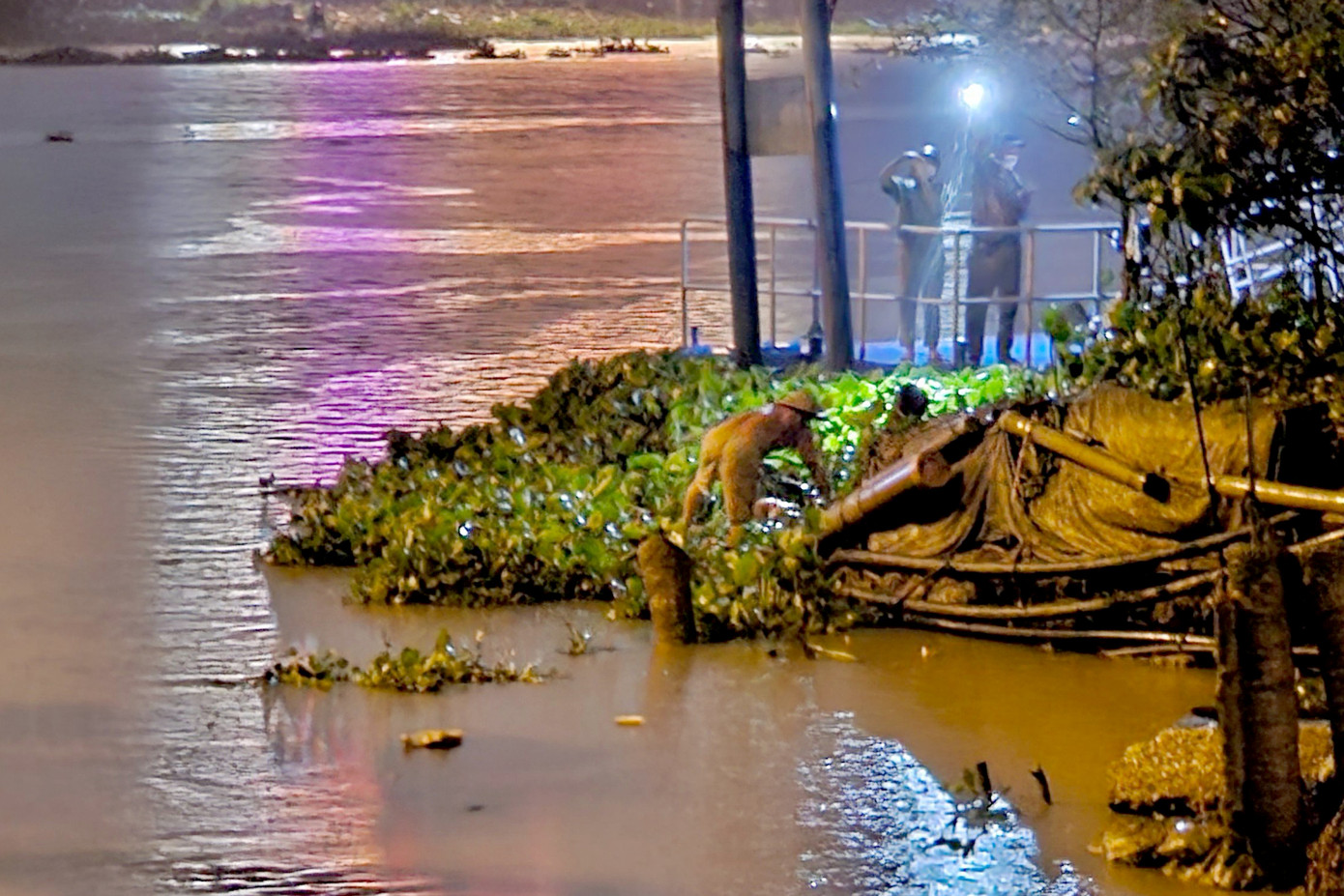 Khu vực phát hiện thi thể 2 mẹ con nổi trên sông Sài Gòn. Ảnh: A.X.