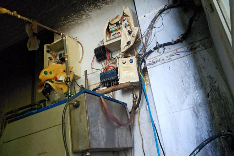 Đám cháy xuất phát từ tầng trệt và được người dân kịp thời dập tắt.