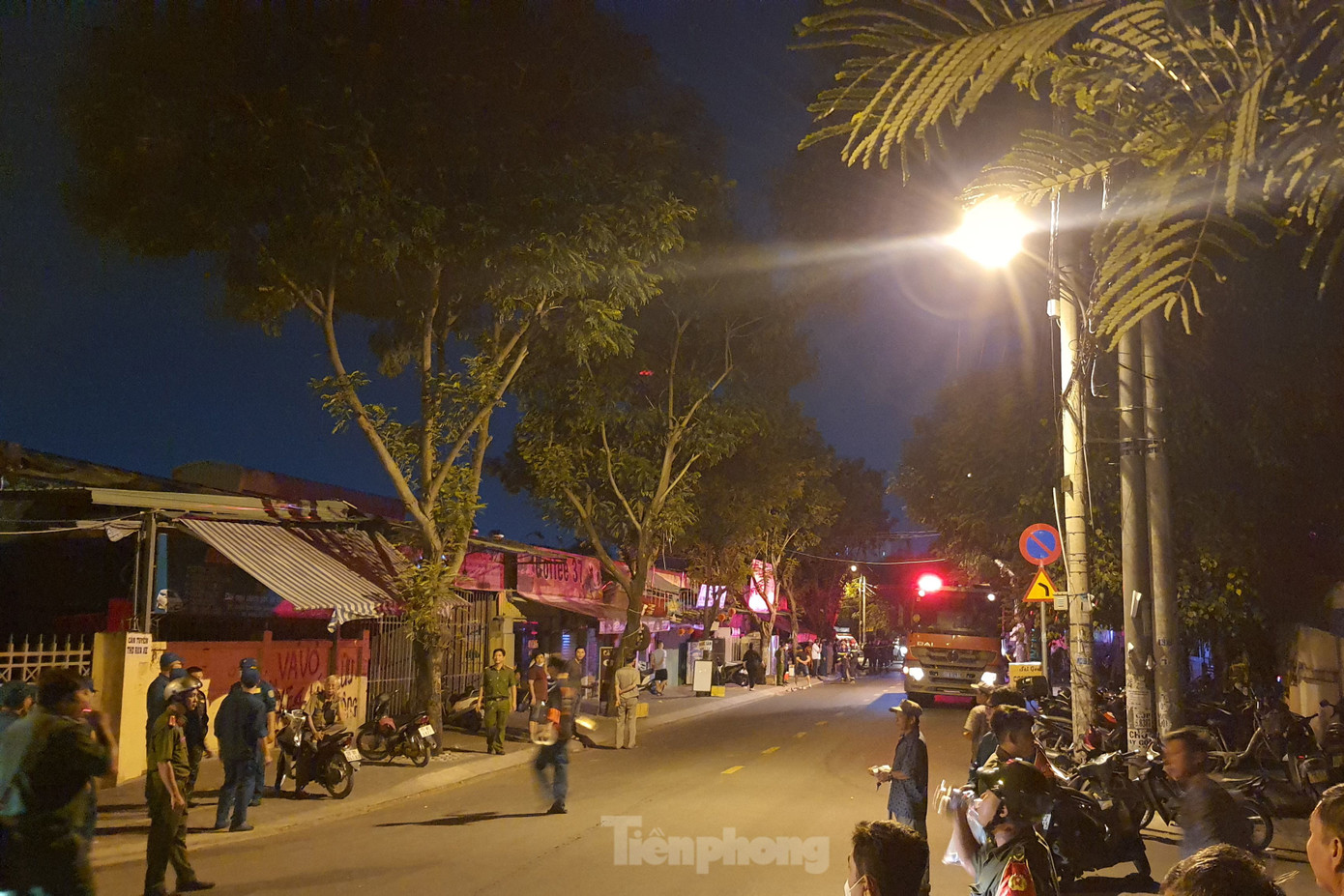 Hiện trường vụ cháy được phong tỏa. Ảnh: Hoàng Thuận. Hiện trường vụ cháy được phong tỏa. Ảnh: Hoàng Thuận.