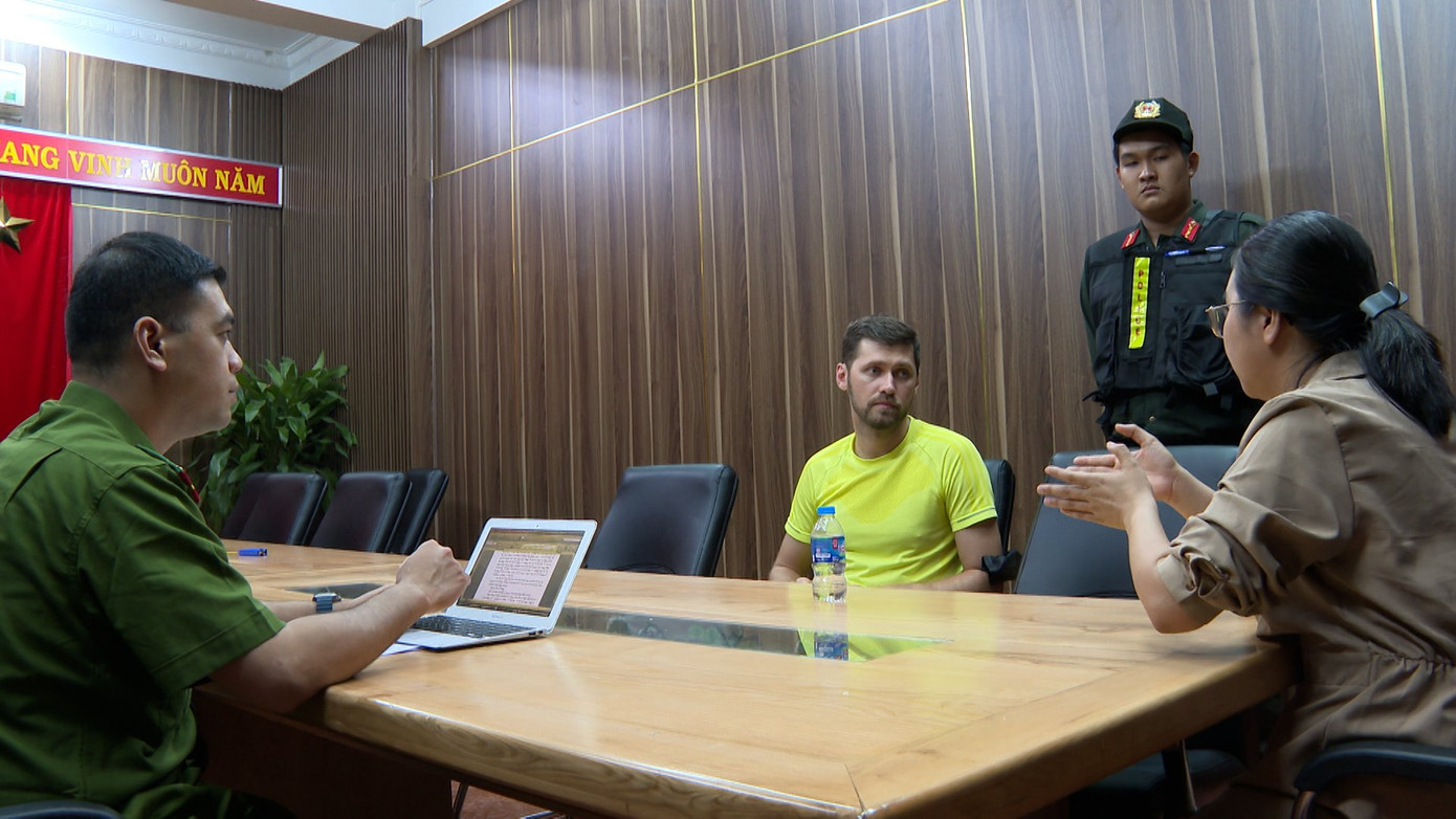 Cơ quan công an lấy lời khai đối với Bugaevskiy Tymur.