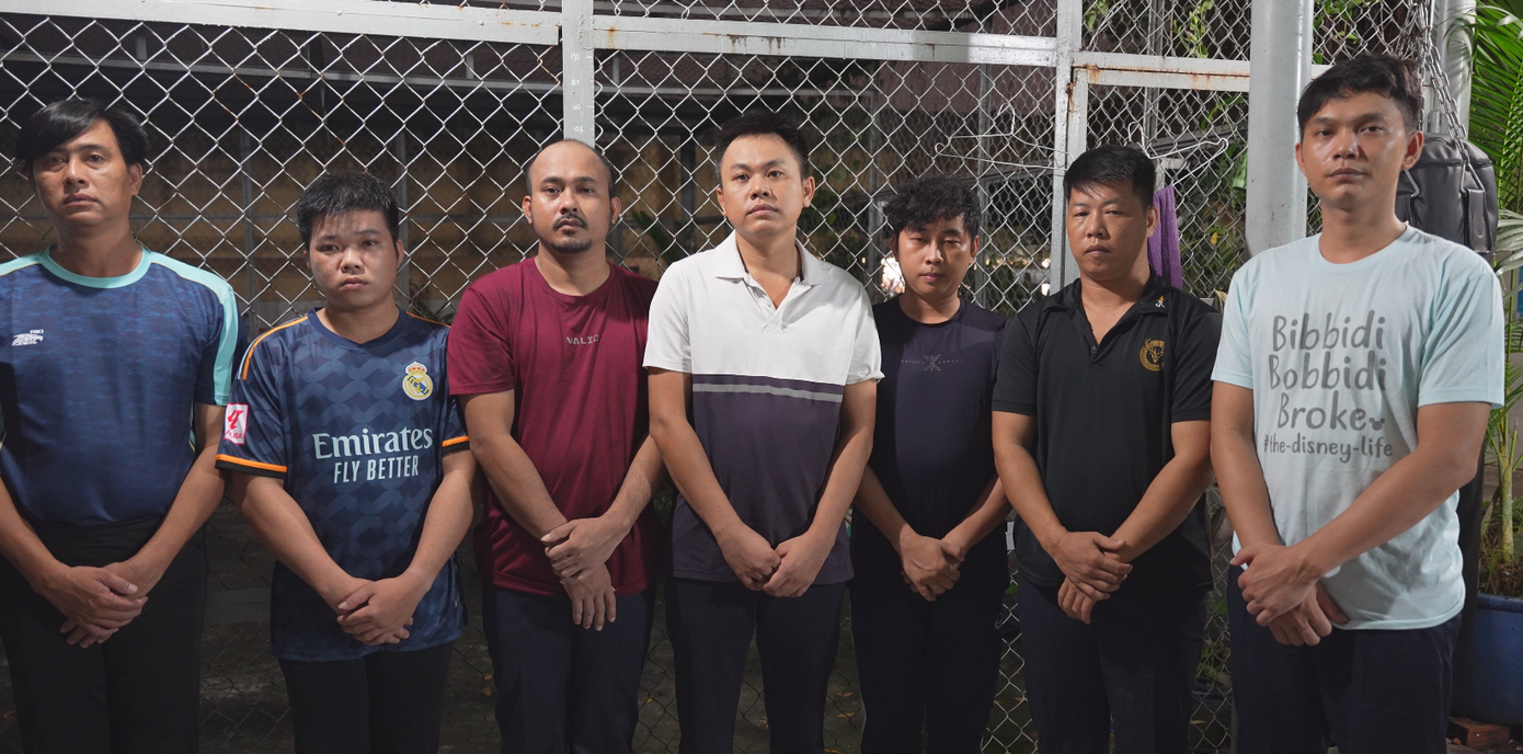 Các đối tượng trong đường dây mua bán, vận chuyển pháo nổ liên tỉnh bị bắt. Ảnh: Công an cung cấp.