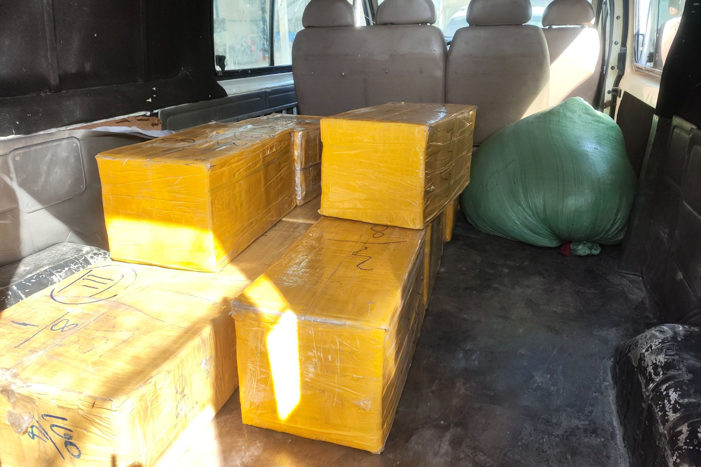 Pháo nổ được cất giấu trong các thùng xốp.