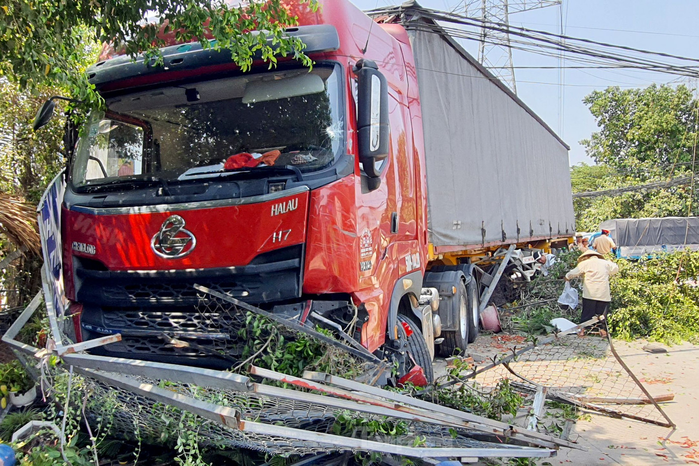 Hiện trường vụ tai nạn. Ảnh: Hoàng Thuận.
