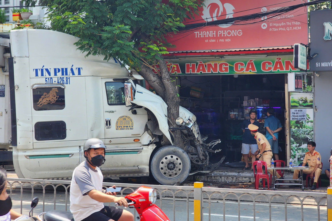 Hiện trường vụ tai nạn. Ảnh: Đ.V. Hiện trường vụ tai nạn. Ảnh: Đ.V.