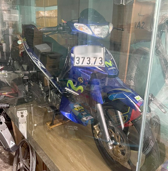 Xe "cọp" để trong tủ trưng bày. Xe "cọp" để trong tủ trưng bày.