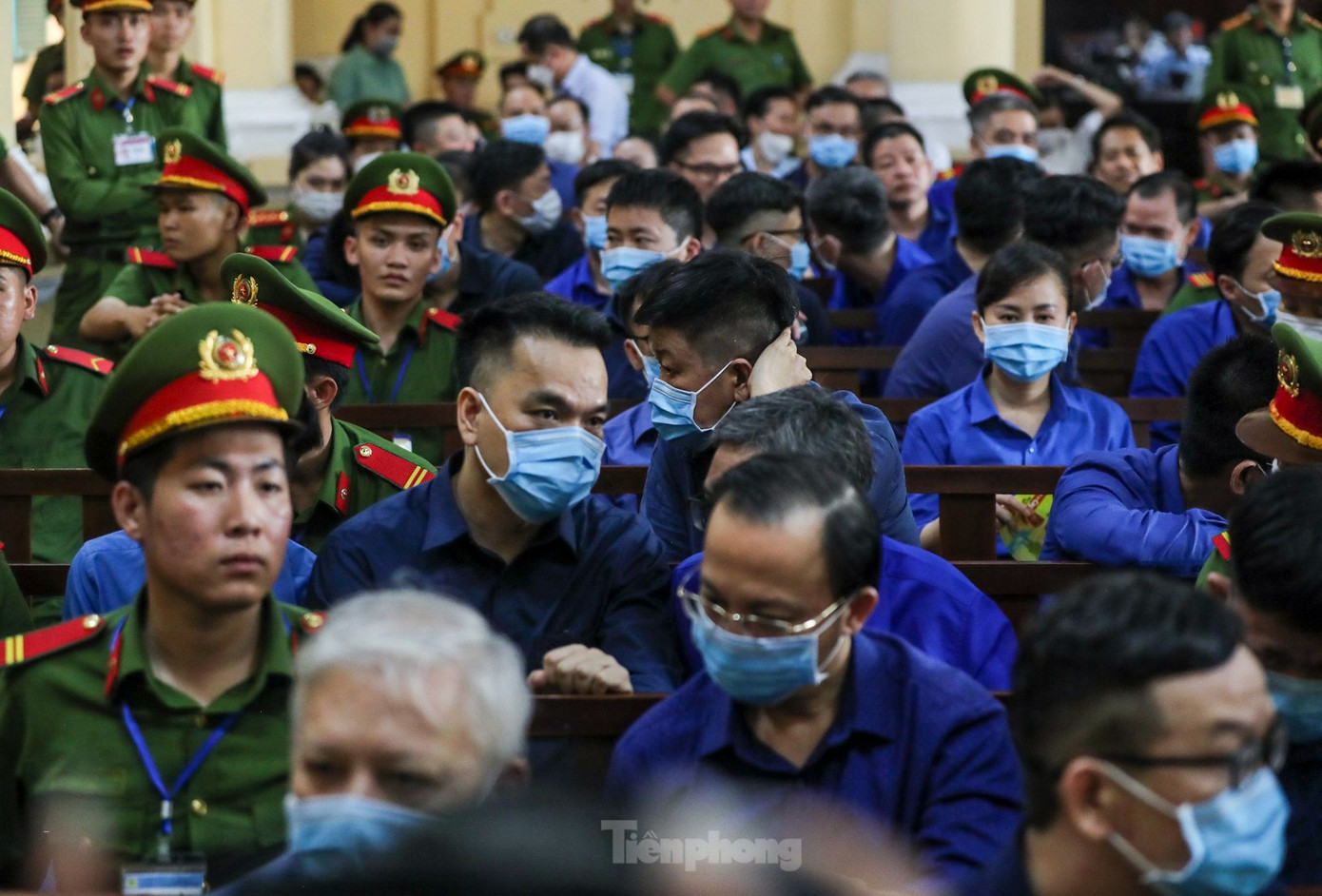 Các bị cáo tại phiên tòa chiều 5/3. Ảnh: Duy Anh. Các bị cáo tại phiên tòa chiều 5/3. Ảnh: Duy Anh.