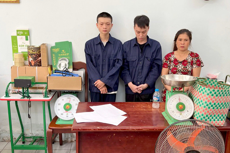 Từ trái sang, đối tượng Sang, Vĩnh và Thái (Ảnh: Công an cung cấp).