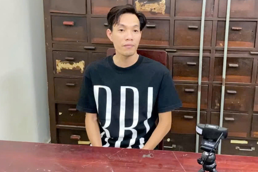 Phạm Anh Phương tại cơ quan công an. Ảnh: C.A.