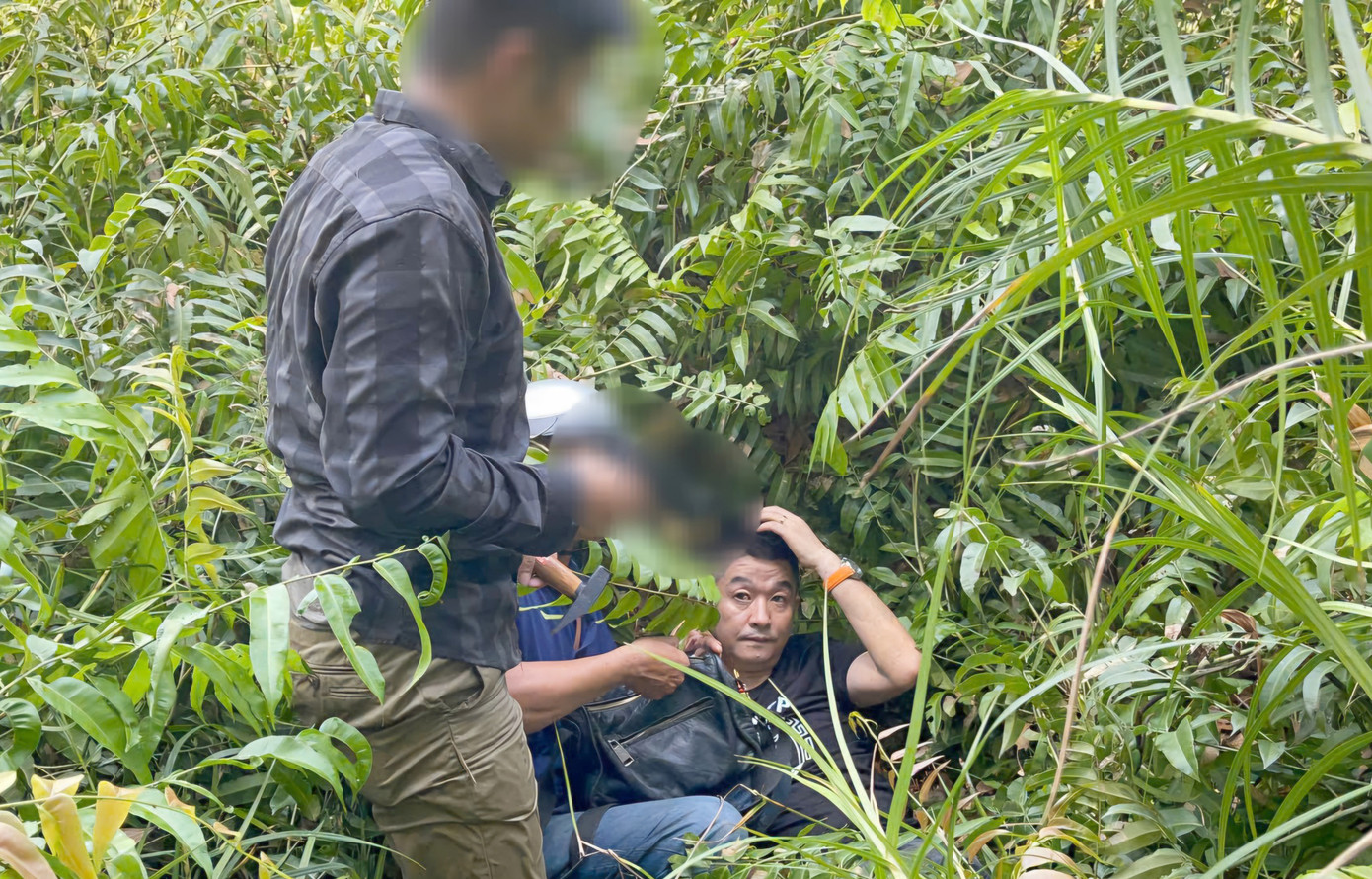 Trinh sát bắt giữ Li Chuang. Ảnh: Công an cung cấp. Trinh sát bắt giữ Li Chuang. Ảnh: Công an cung cấp.