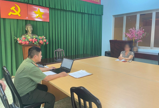 Công an TPHCM xử phạt 2 phụ nữ đăng tin xuyên tạc vụ nổ súng ở Đắk Lắk ảnh 1 Công an TPHCM xử phạt 2 phụ nữ đăng tin xuyên tạc vụ nổ súng ở Đắk Lắk ảnh 1