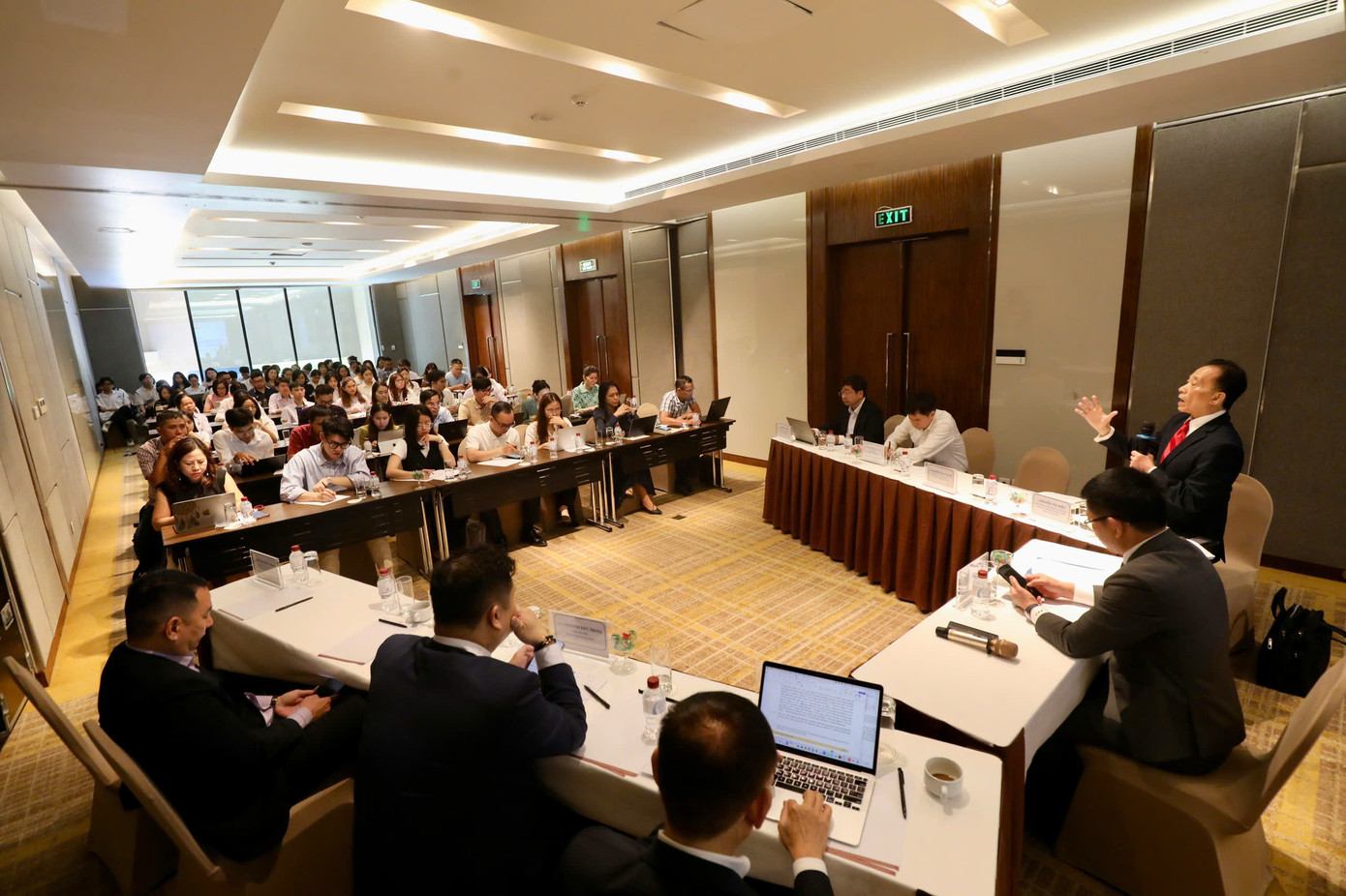 Quang cảnh cuộc tọa đàm.