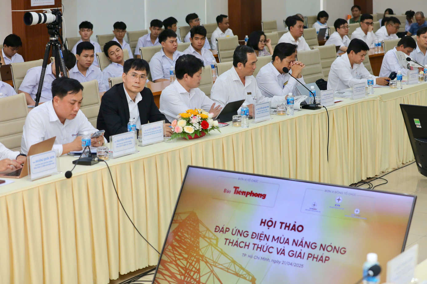 Hội thảo thu hút sự quan tâm khi mùa nắng nóng khiến tiêu thụ điện tăng cao. Hội thảo thu hút sự quan tâm khi mùa nắng nóng khiến tiêu thụ điện tăng cao.