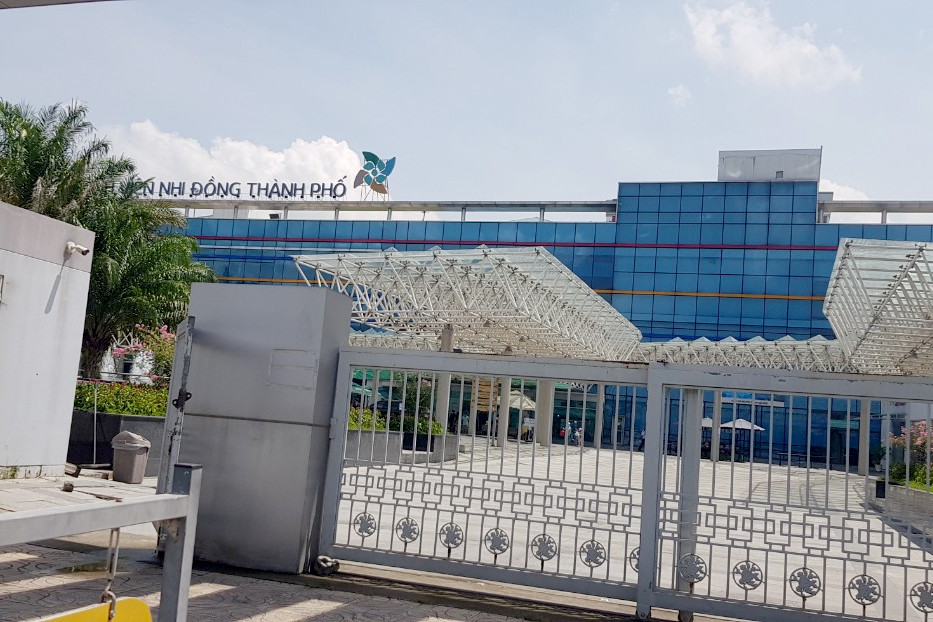 Công an huyện Bình Chánh đề nghị ai là nạn nhân bị trộm điện thoại trong Bệnh viện Nhi Đồng Thành phố hãy đến trình báo. Công an huyện Bình Chánh đề nghị ai là nạn nhân bị trộm điện thoại trong Bệnh viện Nhi Đồng Thành phố hãy đến trình báo.