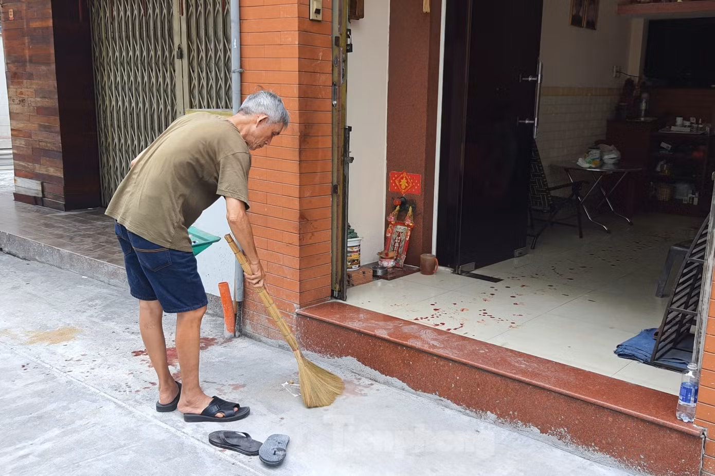 Vị trí cụ bà bị nam thanh niên tấn công. Ảnh: Hoàng Thuận.